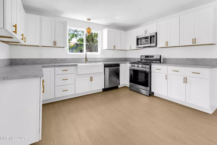 30 Patterson, Sparks, Nevada 89436, 3 Bedrooms Bedrooms, ,2 BathroomsBathrooms,Residential,Residential,Patterson,250054452