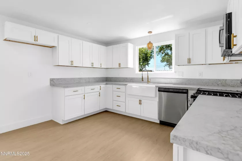 30 Patterson, Sparks, Nevada 89436, 3 Bedrooms Bedrooms, ,2 BathroomsBathrooms,Residential,Residential,Patterson,250054452