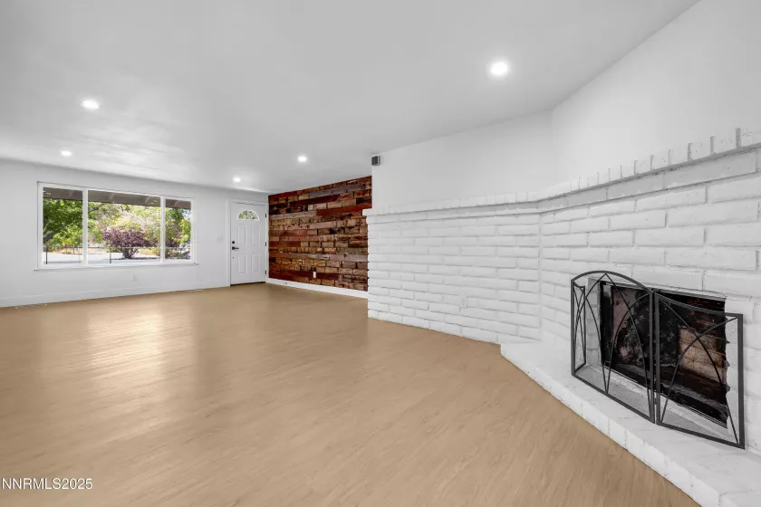 30 Patterson, Sparks, Nevada 89436, 3 Bedrooms Bedrooms, ,2 BathroomsBathrooms,Residential,Residential,Patterson,250054452