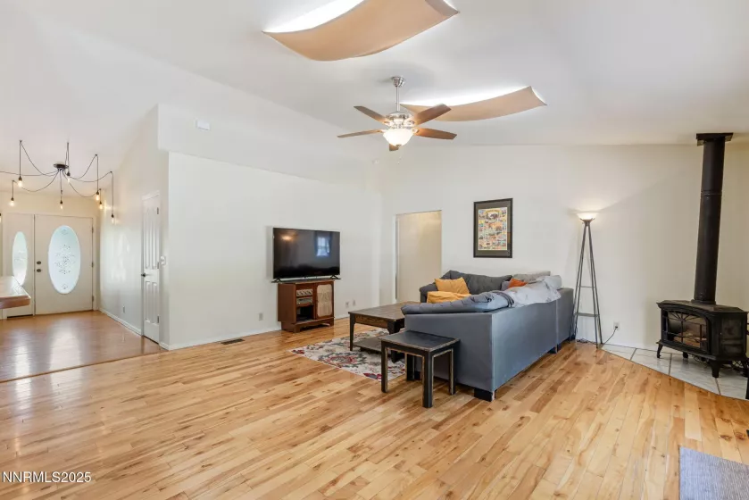 2210 Silver, Fallon, Nevada 89406, 3 Bedrooms Bedrooms, ,2 BathroomsBathrooms,Residential,Residential,Silver,250054484