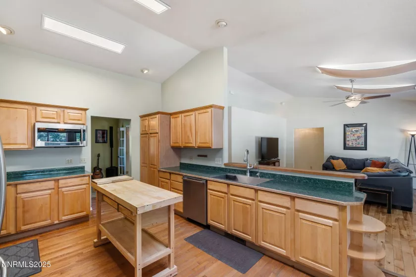 2210 Silver, Fallon, Nevada 89406, 3 Bedrooms Bedrooms, ,2 BathroomsBathrooms,Residential,Residential,Silver,250054484
