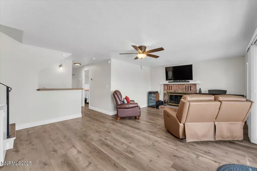 935 Emerson, Sparks, Nevada 89431, 4 Bedrooms Bedrooms, ,4 BathroomsBathrooms,Residential,Residential,Emerson,250054497