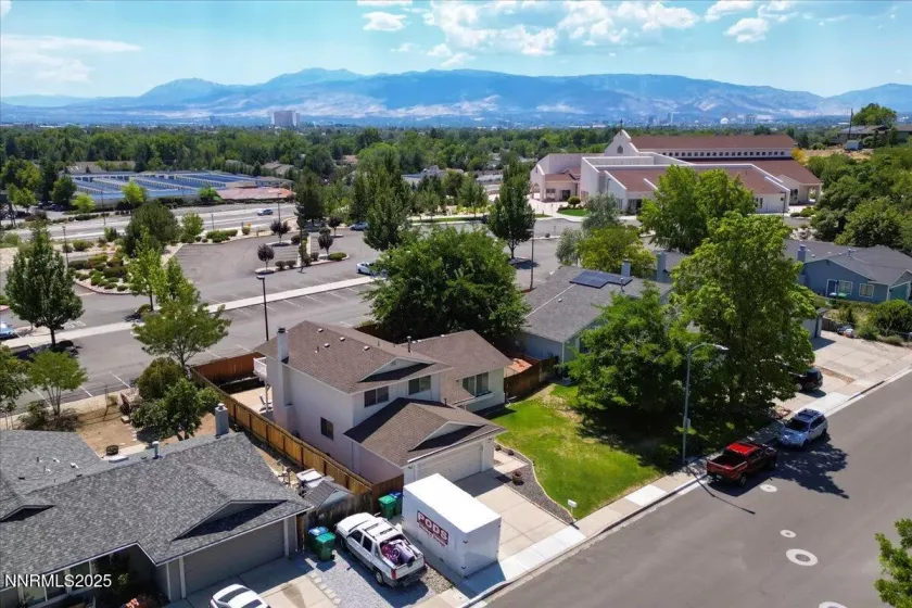 935 Emerson, Sparks, Nevada 89431, 4 Bedrooms Bedrooms, ,4 BathroomsBathrooms,Residential,Residential,Emerson,250054497