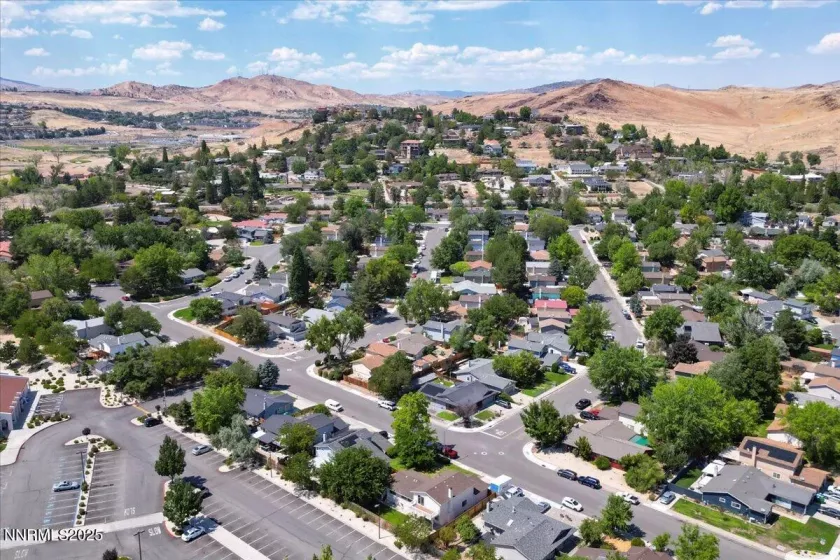 935 Emerson, Sparks, Nevada 89431, 4 Bedrooms Bedrooms, ,4 BathroomsBathrooms,Residential,Residential,Emerson,250054497