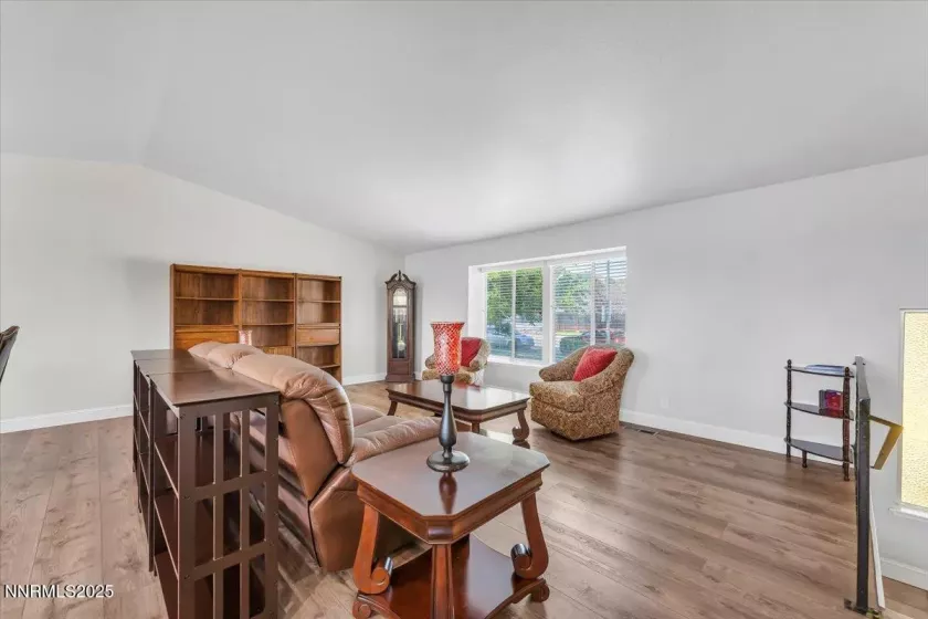 935 Emerson, Sparks, Nevada 89431, 4 Bedrooms Bedrooms, ,4 BathroomsBathrooms,Residential,Residential,Emerson,250054497