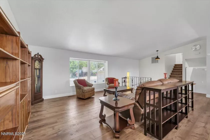 935 Emerson, Sparks, Nevada 89431, 4 Bedrooms Bedrooms, ,4 BathroomsBathrooms,Residential,Residential,Emerson,250054497