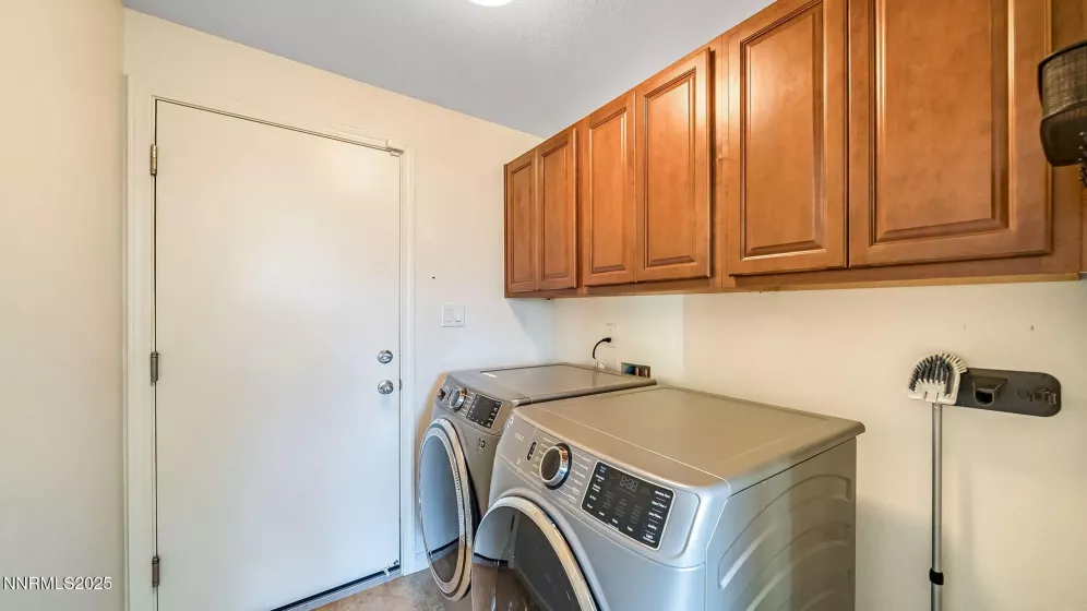 7210 Heritage Oaks, Reno, Nevada 89523, 4 Bedrooms Bedrooms, ,3 BathroomsBathrooms,Residential,Residential,Heritage Oaks,250054500