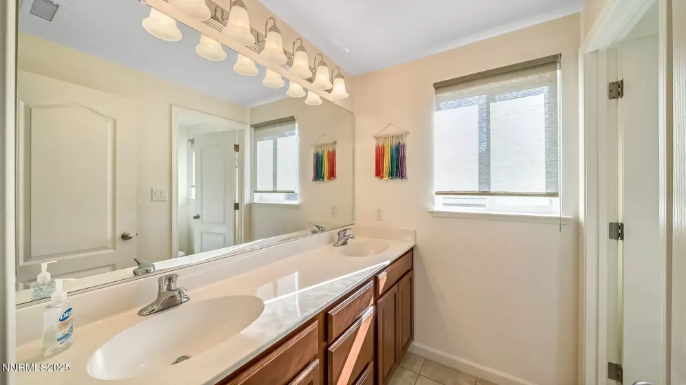 7210 Heritage Oaks, Reno, Nevada 89523, 4 Bedrooms Bedrooms, ,3 BathroomsBathrooms,Residential,Residential,Heritage Oaks,250054500