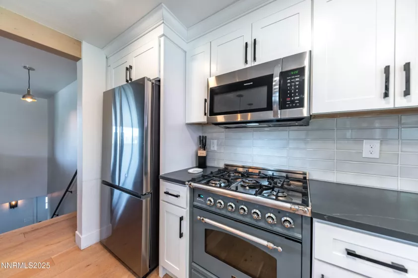 1801 Carlin, Reno, Nevada 89503, 4 Bedrooms Bedrooms, ,3 BathroomsBathrooms,Residential,Residential,Carlin,250054502