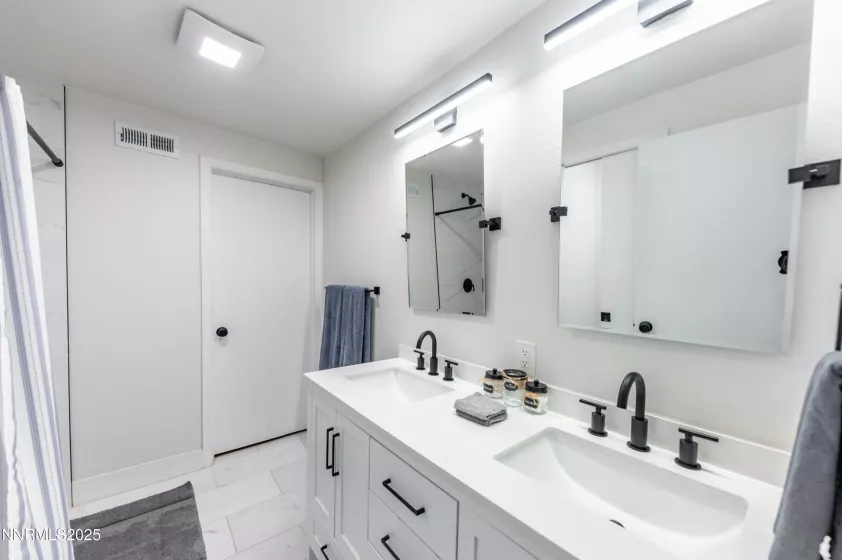 1801 Carlin, Reno, Nevada 89503, 4 Bedrooms Bedrooms, ,3 BathroomsBathrooms,Residential,Residential,Carlin,250054502