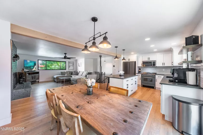 1801 Carlin, Reno, Nevada 89503, 4 Bedrooms Bedrooms, ,3 BathroomsBathrooms,Residential,Residential,Carlin,250054502