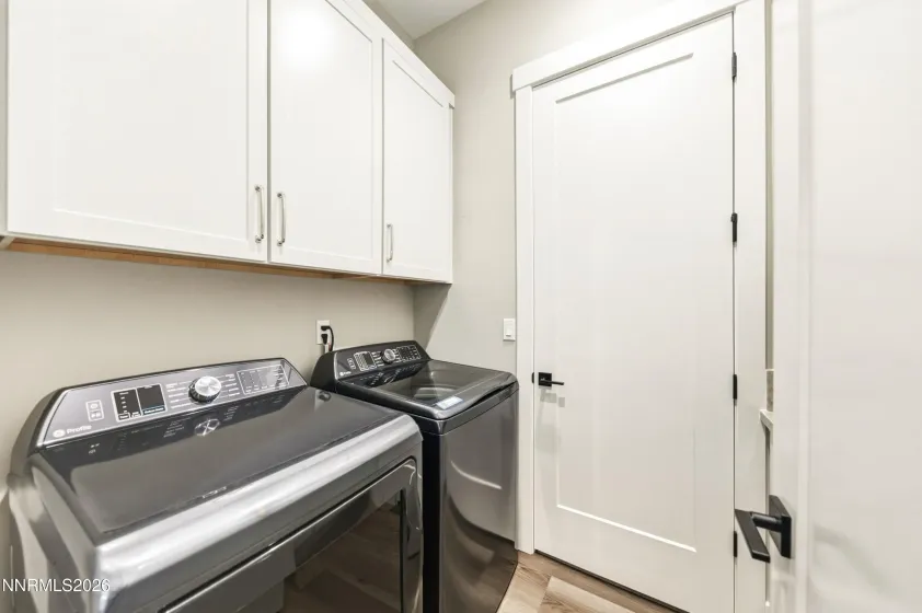 8674 Eagle Chase, Reno, Nevada 89523, 4 Bedrooms Bedrooms, ,4 BathroomsBathrooms,Residential,Residential,Eagle Chase,250054505