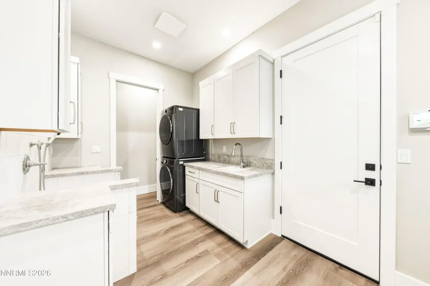 8674 Eagle Chase, Reno, Nevada 89523, 4 Bedrooms Bedrooms, ,4 BathroomsBathrooms,Residential,Residential,Eagle Chase,250054505