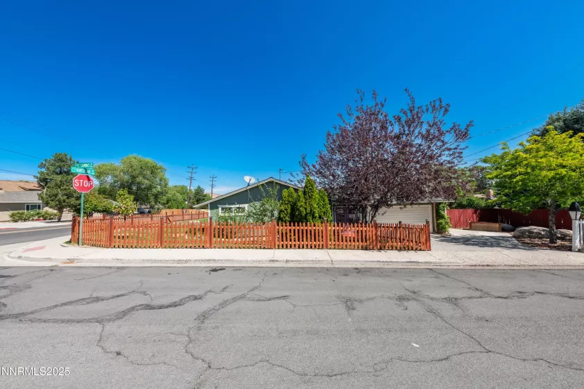 1480 Hunter Lake, Reno, Nevada 89509, 3 Bedrooms Bedrooms, ,2 BathroomsBathrooms,Residential,Residential,Hunter Lake,250054507
