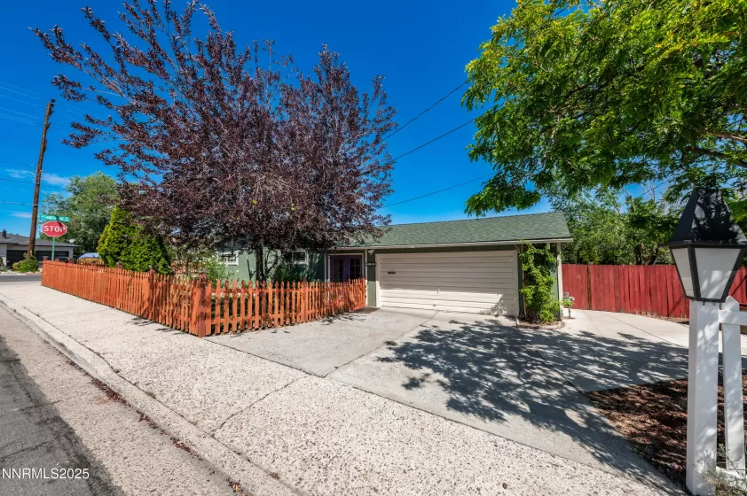 1480 Hunter Lake, Reno, Nevada 89509, 3 Bedrooms Bedrooms, ,2 BathroomsBathrooms,Residential,Residential,Hunter Lake,250054507