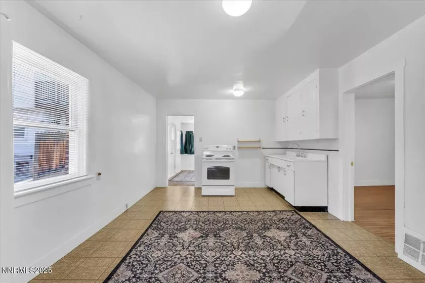1145 Seminary Ave Interior