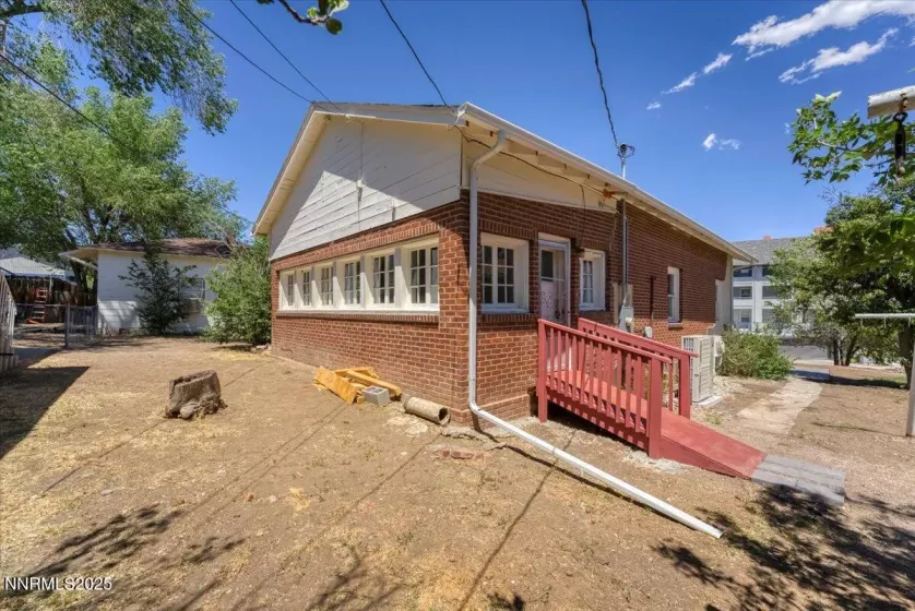 1145 Seminary Ave Exterior