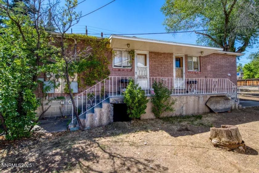 1120/1122 Buena Vista Exterior Rear