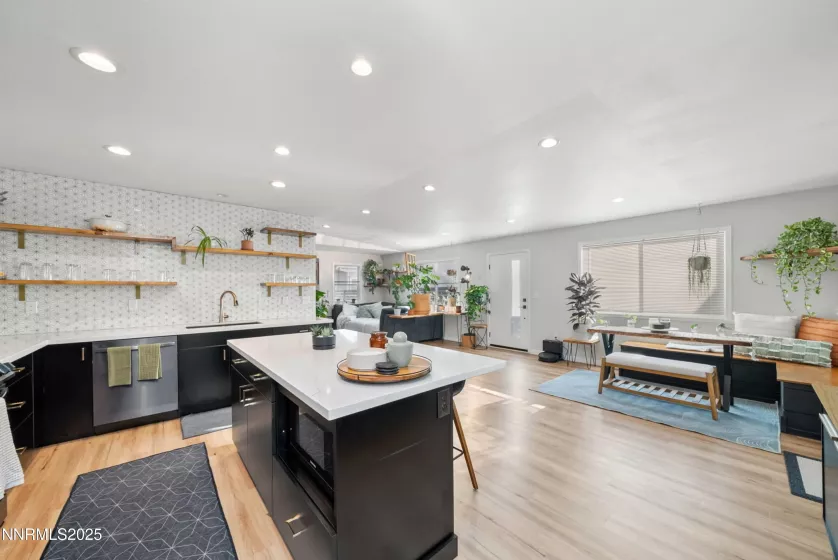 536 Sinclair, Reno, Nevada 89501, 2 Bedrooms Bedrooms, ,3 BathroomsBathrooms,Residential,Residential,Sinclair,250054509