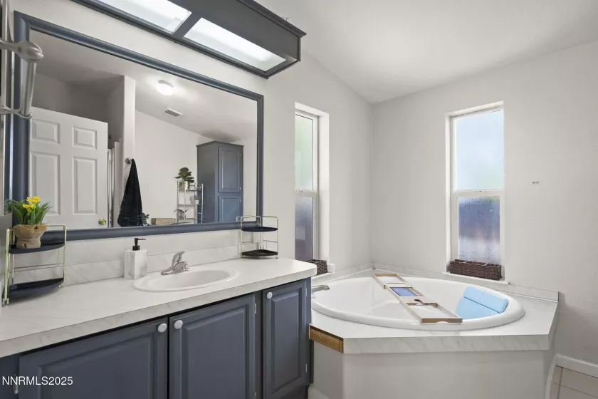 7750 Claridge Pointe, Reno, Nevada 89506, 3 Bedrooms Bedrooms, ,2 BathroomsBathrooms,Residential,Residential,Claridge Pointe,250051897
