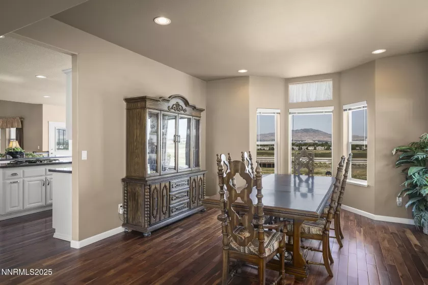 5329 Mira Loma, Reno, Nevada 89502, 4 Bedrooms Bedrooms, ,4 BathroomsBathrooms,Residential,Residential,Mira Loma,250054522