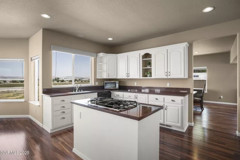 5329 Mira Loma, Reno, Nevada 89502, 4 Bedrooms Bedrooms, ,4 BathroomsBathrooms,Residential,Residential,Mira Loma,250054522