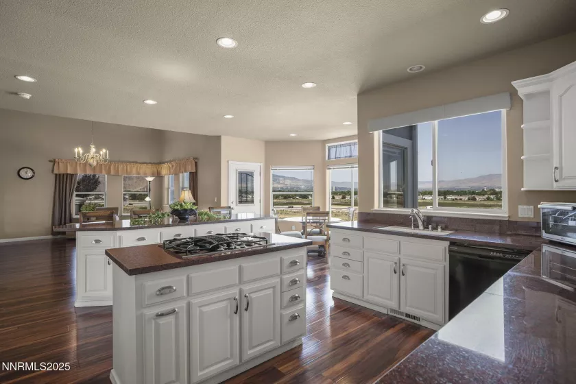 5329 Mira Loma, Reno, Nevada 89502, 4 Bedrooms Bedrooms, ,4 BathroomsBathrooms,Residential,Residential,Mira Loma,250054522
