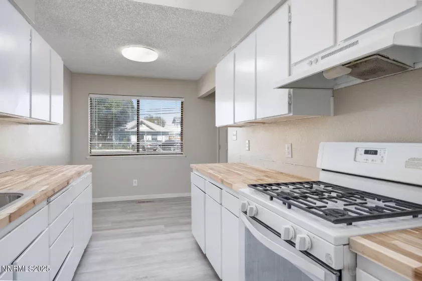 160 Broadway, Fallon, Nevada 89406, 3 Bedrooms Bedrooms, ,1 BathroomBathrooms,Residential,Residential,Broadway,250054527