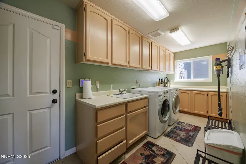 111 Augusta, Dayton, Nevada 89403, 4 Bedrooms Bedrooms, ,3 BathroomsBathrooms,Residential,Residential,Augusta,250054535
