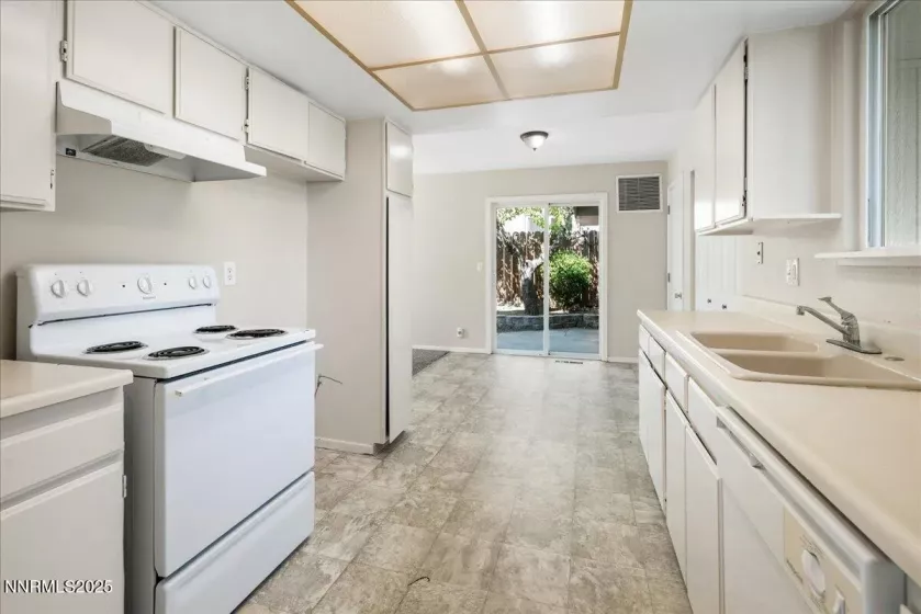 1990 Prior, Reno, Nevada 89503, 3 Bedrooms Bedrooms, ,2 BathroomsBathrooms,Residential,Residential,Prior,250054533