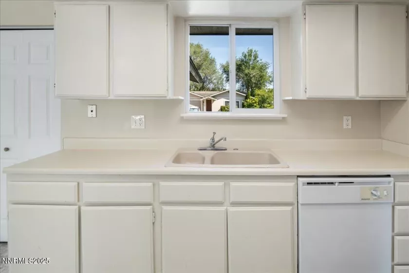 1990 Prior, Reno, Nevada 89503, 3 Bedrooms Bedrooms, ,2 BathroomsBathrooms,Residential,Residential,Prior,250054533