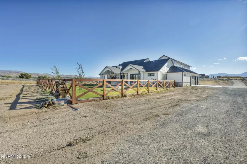1409 Hunters Point, Gardnerville, Nevada 89410, 4 Bedrooms Bedrooms, ,5 BathroomsBathrooms,Residential,Residential,Hunters Point,250054534
