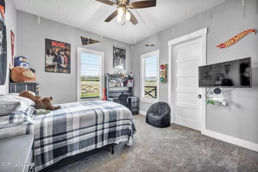 1409 Hunters Point, Gardnerville, Nevada 89410, 4 Bedrooms Bedrooms, ,5 BathroomsBathrooms,Residential,Residential,Hunters Point,250054534