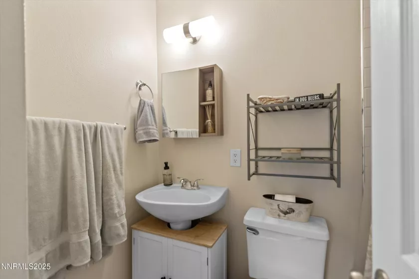 3050 Accacia, Reno, Nevada 89503, 3 Bedrooms Bedrooms, ,2 BathroomsBathrooms,Residential,Residential,Accacia,250054538