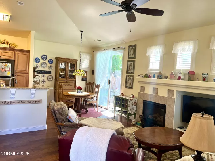 6110 Black Gypsum, Sparks, Nevada 89436, 3 Bedrooms Bedrooms, ,2 BathroomsBathrooms,Residential,Residential,Black Gypsum,250054542