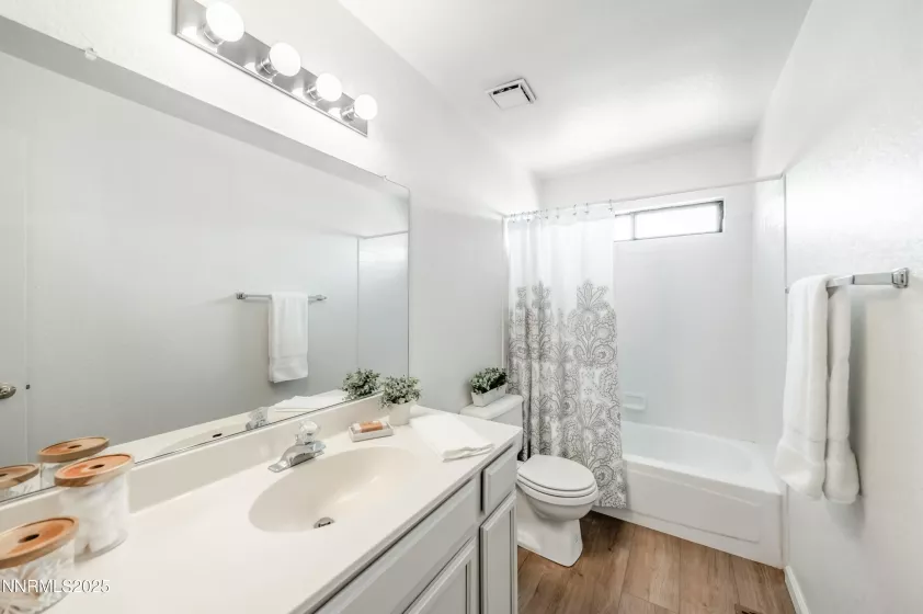 5982 Royal Vista, Reno, Nevada 89523, 3 Bedrooms Bedrooms, ,2 BathroomsBathrooms,Residential,Residential,Royal Vista,250054545