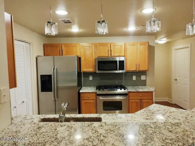1450 Idlewild, Reno, Nevada 89509, 2 Bedrooms Bedrooms, ,1 BathroomBathrooms,Residential,Residential,Idlewild,250054551