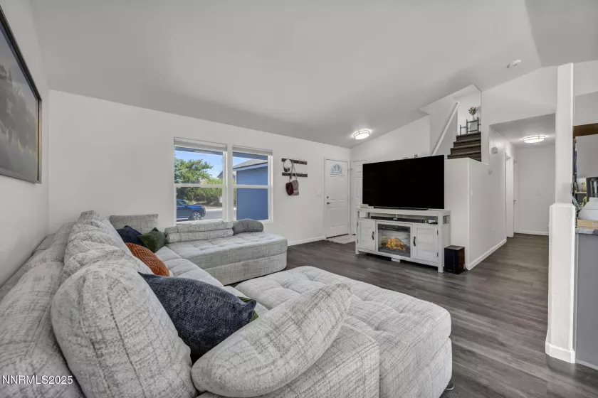 225 Poppy Hills Drive, Fernley, Nevada 89408, 3 Bedrooms Bedrooms, ,2 BathroomsBathrooms,Residential,Residential,Poppy Hills Drive,250054549