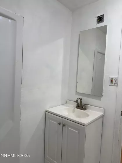 960 Franklin, Lovelock, Nevada 89419, 2 Bedrooms Bedrooms, ,2 BathroomsBathrooms,Residential,Residential,Franklin,250054554
