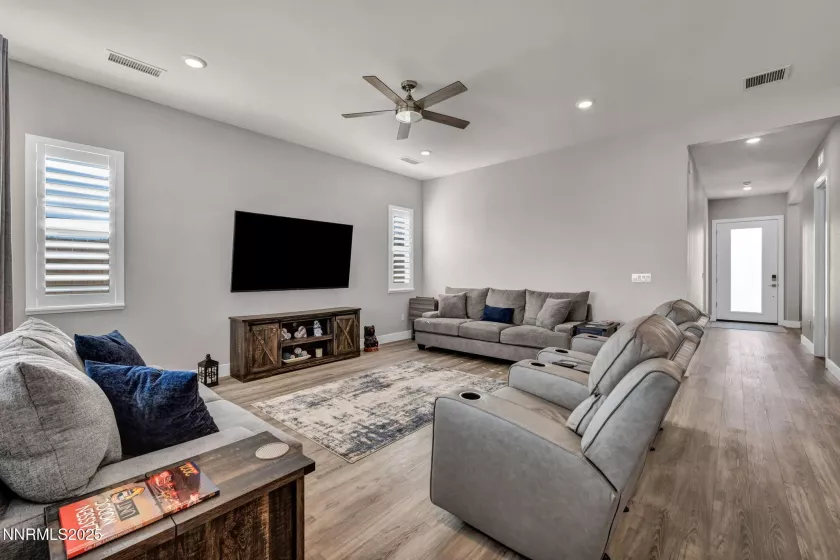 1968 Hogan Peak, Carson City, Nevada 89701, 3 Bedrooms Bedrooms, ,2 BathroomsBathrooms,Residential,Residential,Hogan Peak,250054557