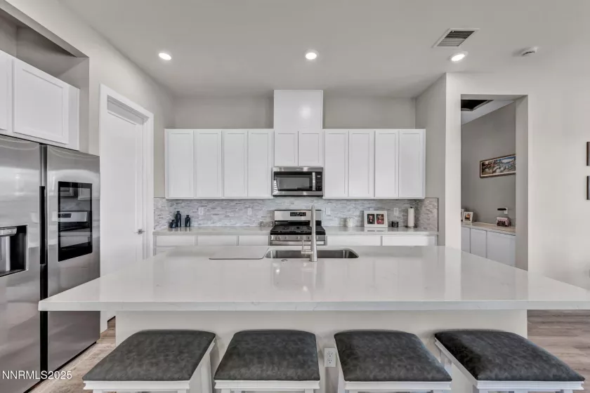 1968 Hogan Peak, Carson City, Nevada 89701, 3 Bedrooms Bedrooms, ,2 BathroomsBathrooms,Residential,Residential,Hogan Peak,250054557