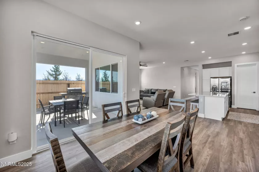 1968 Hogan Peak, Carson City, Nevada 89701, 3 Bedrooms Bedrooms, ,2 BathroomsBathrooms,Residential,Residential,Hogan Peak,250054557