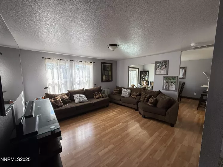 6995 Peppermint, Reno, Nevada 89506, 4 Bedrooms Bedrooms, ,3 BathroomsBathrooms,Residential,Residential,Peppermint,250054558