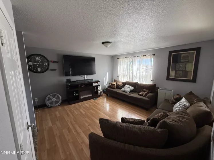 6995 Peppermint, Reno, Nevada 89506, 4 Bedrooms Bedrooms, ,3 BathroomsBathrooms,Residential,Residential,Peppermint,250054558