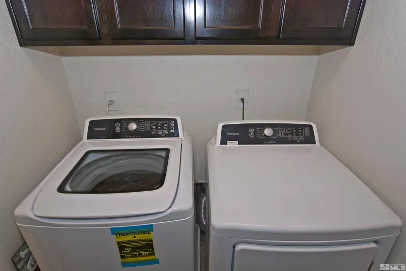 3006 Sterling, Sparks, Nevada 89431, 2 Bedrooms Bedrooms, ,3 BathroomsBathrooms,Residential,Residential,Sterling,250054562