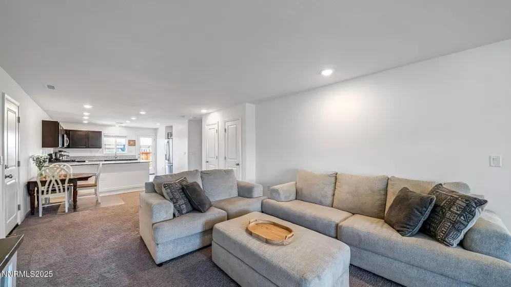 653 Mc Gill, Reno, Nevada 89506, 3 Bedrooms Bedrooms, ,2 BathroomsBathrooms,Residential,Residential,Mc Gill,250054567