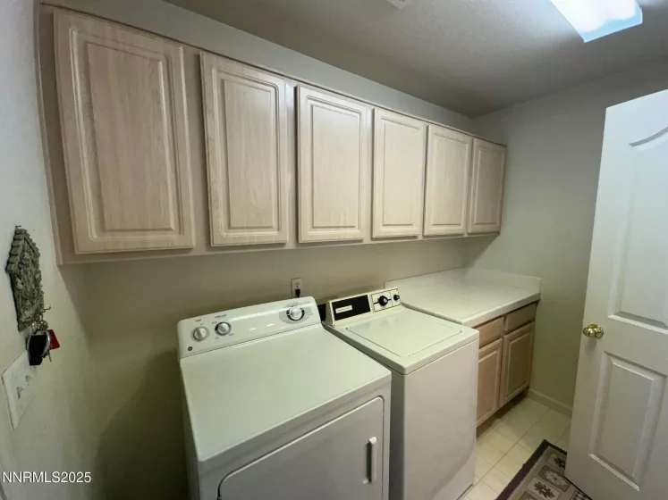 555 Summerfield Dr., Carson City, Nevada 89701, 3 Bedrooms Bedrooms, ,2 BathroomsBathrooms,Residential,Residential,Summerfield Dr.,250054569