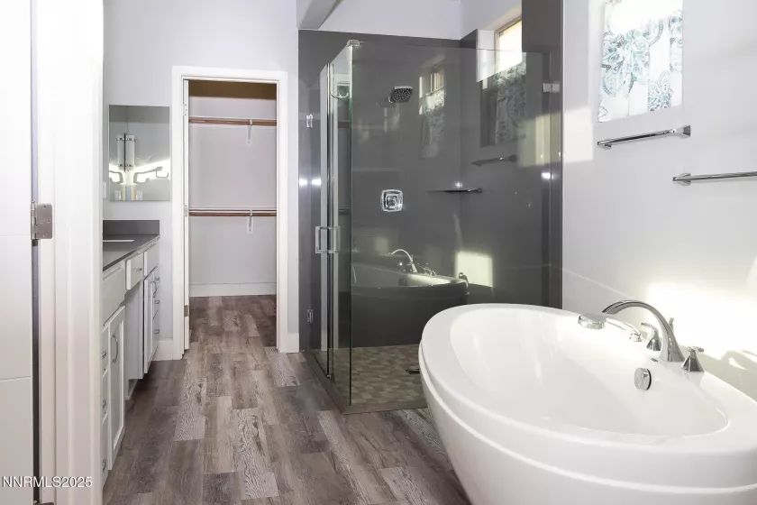 2738 Kettle, Sparks, Nevada 89436, 4 Bedrooms Bedrooms, ,3 BathroomsBathrooms,Residential,Residential,Kettle,250054573