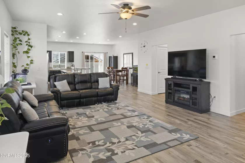 4521 Madison, Fernley, Nevada 89408, 4 Bedrooms Bedrooms, ,2 BathroomsBathrooms,Residential,Residential,Madison,250054578