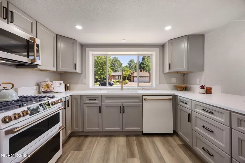 2205 Keever, Reno, Nevada 89509, 3 Bedrooms Bedrooms, ,2 BathroomsBathrooms,Residential,Residential,Keever,250054579